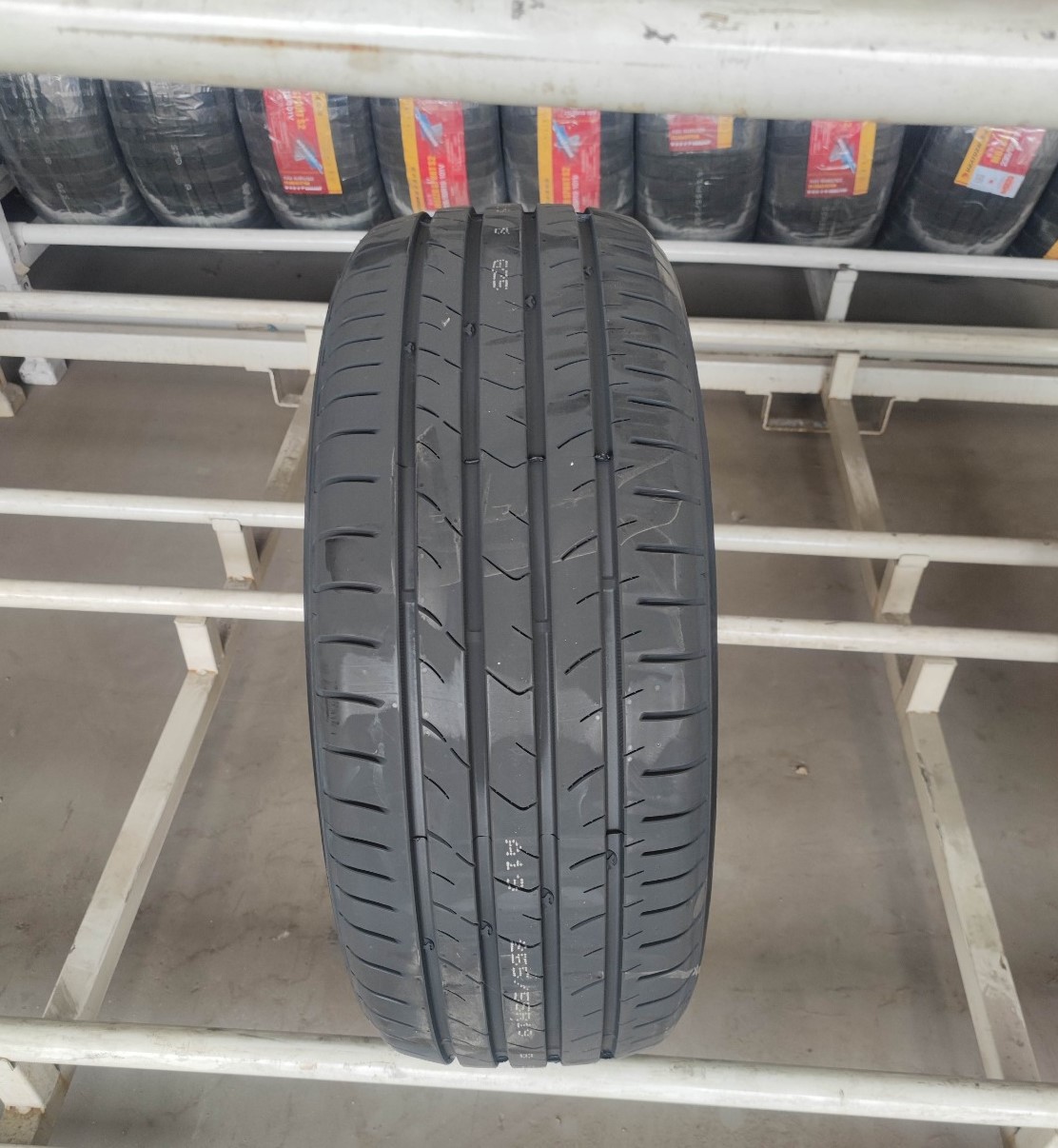 Neolin Tire 235 55 R19 101V SL Typhoontire